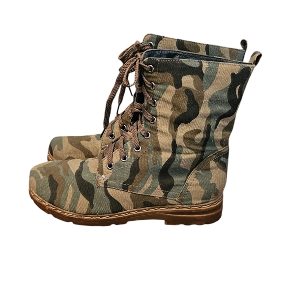 Carrini Ca Collection Women's Green Camo Army Fashion Boots Size 10 - Picture 4 of 8